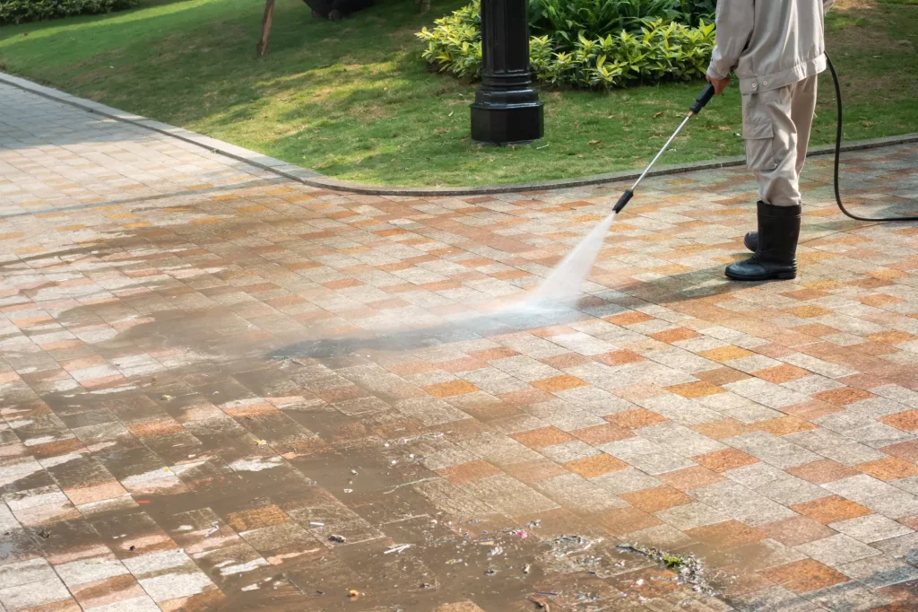 Advantages of hiring a patio cleaning