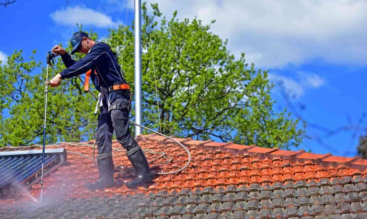Safety Measures During Roof Cleaning