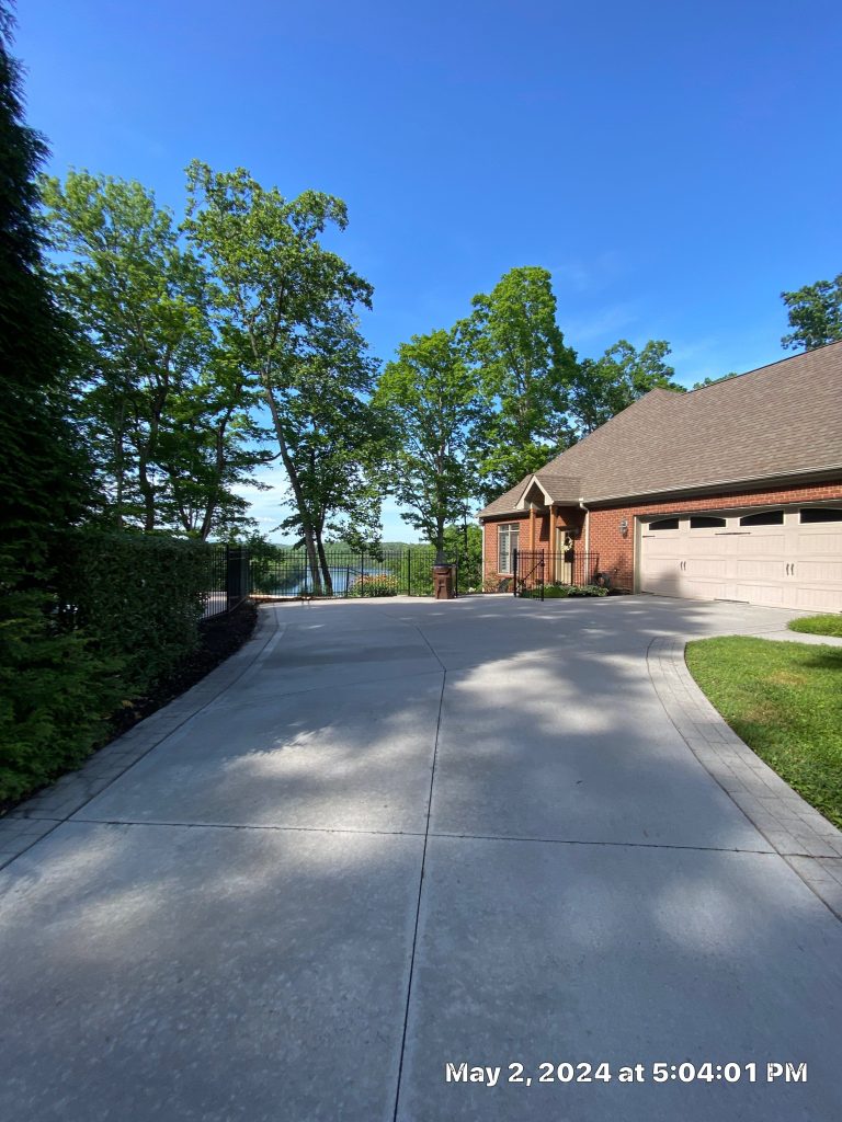 concrete driveway cleaning
